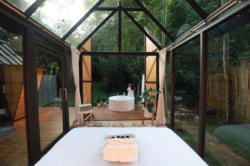 Glass Cabin