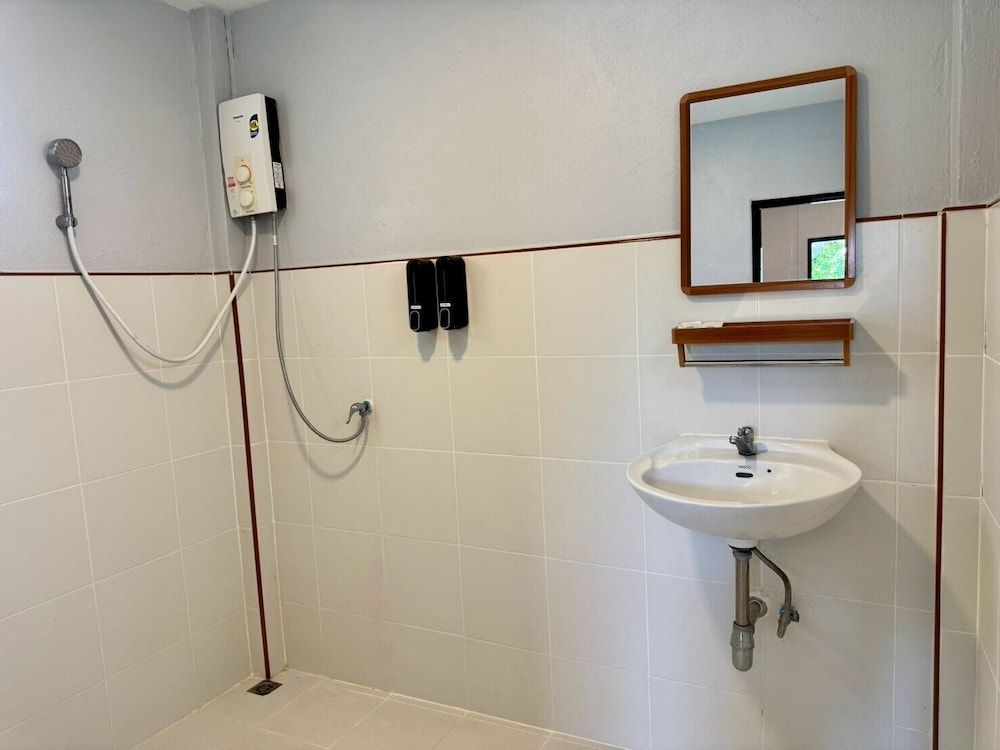 Khao Yai Lake Hill Resort Deluxe Double Room, Lake View 7