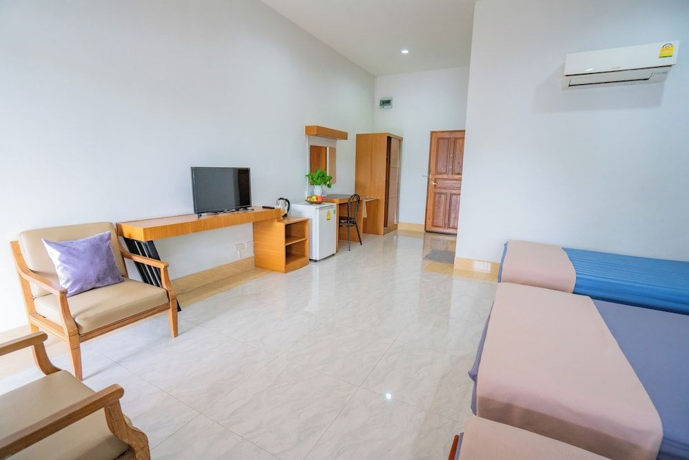 Ban Suan Bang Toei Homestay Deluxe Triple Room 7