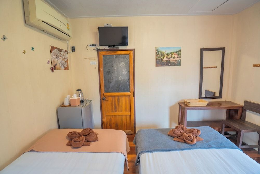 Ban Suan Bang Toei Homestay Deluxe Bungalow 3