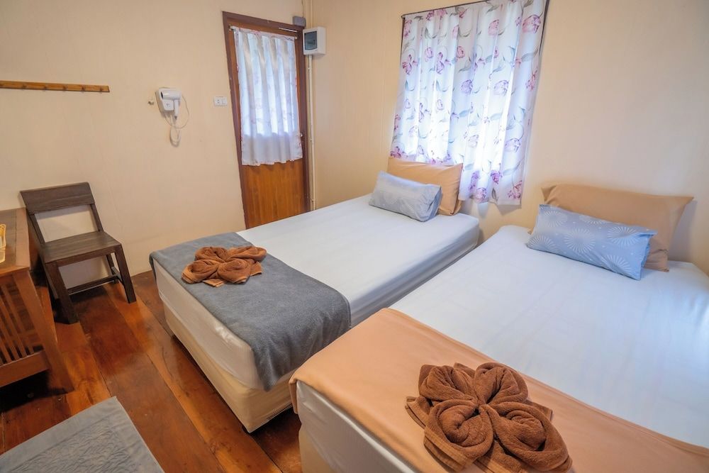 Ban Suan Bang Toei Homestay Deluxe Bungalow 5