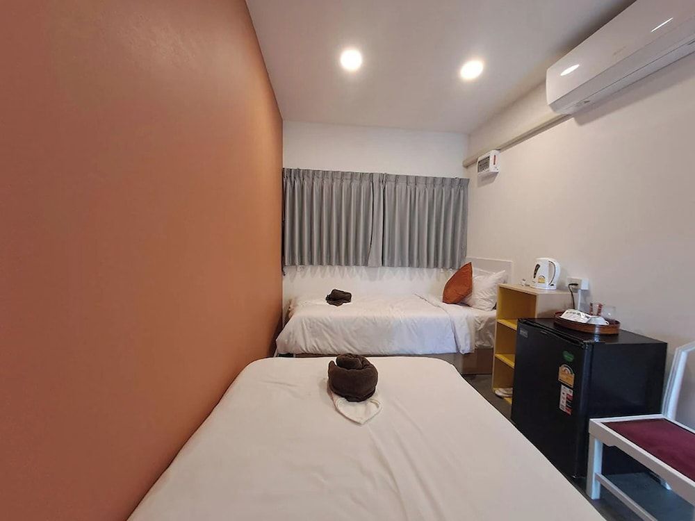 Standard Studio, 2 Twin Beds, Garden View
