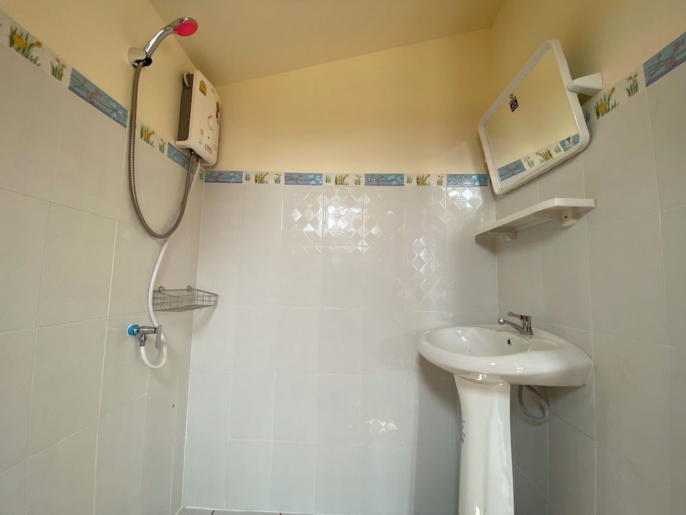 Hinpha homestay Deluxe Room, 1 King Bed, Bathtub, Mountain View 8