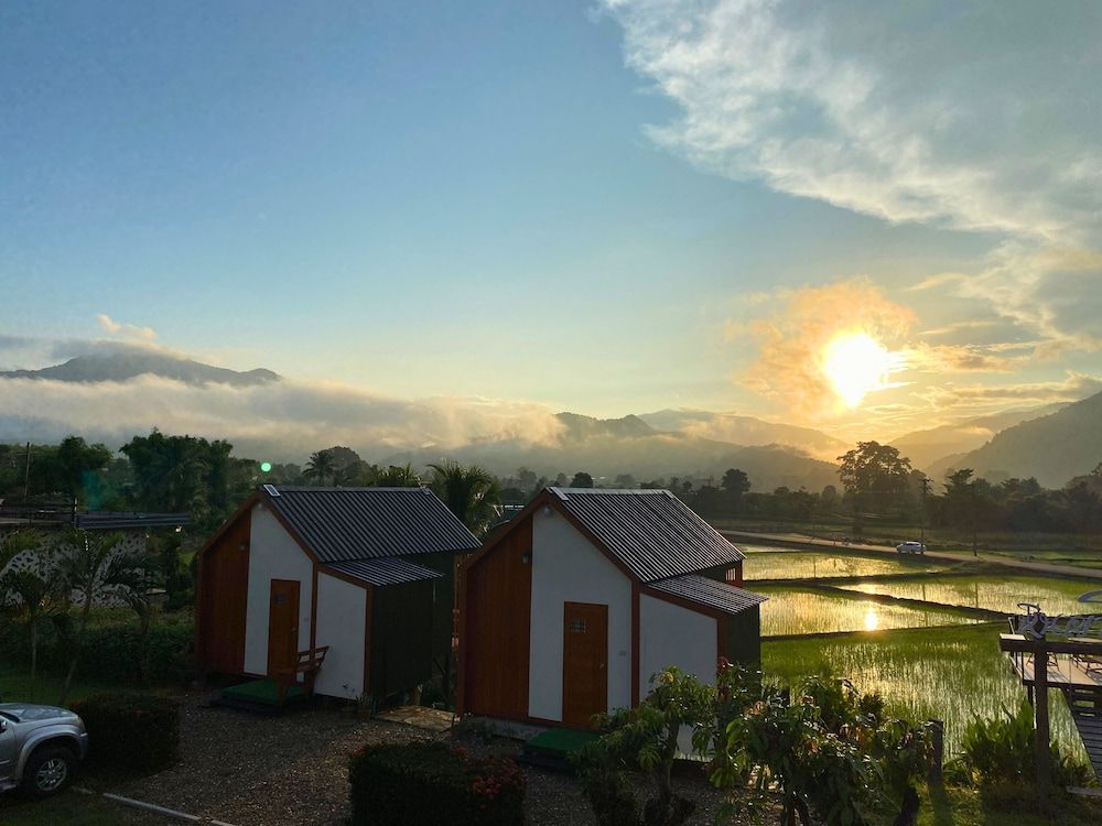 Hinpha homestay Deluxe Room, 1 King Bed, Bathtub, Mountain View 7