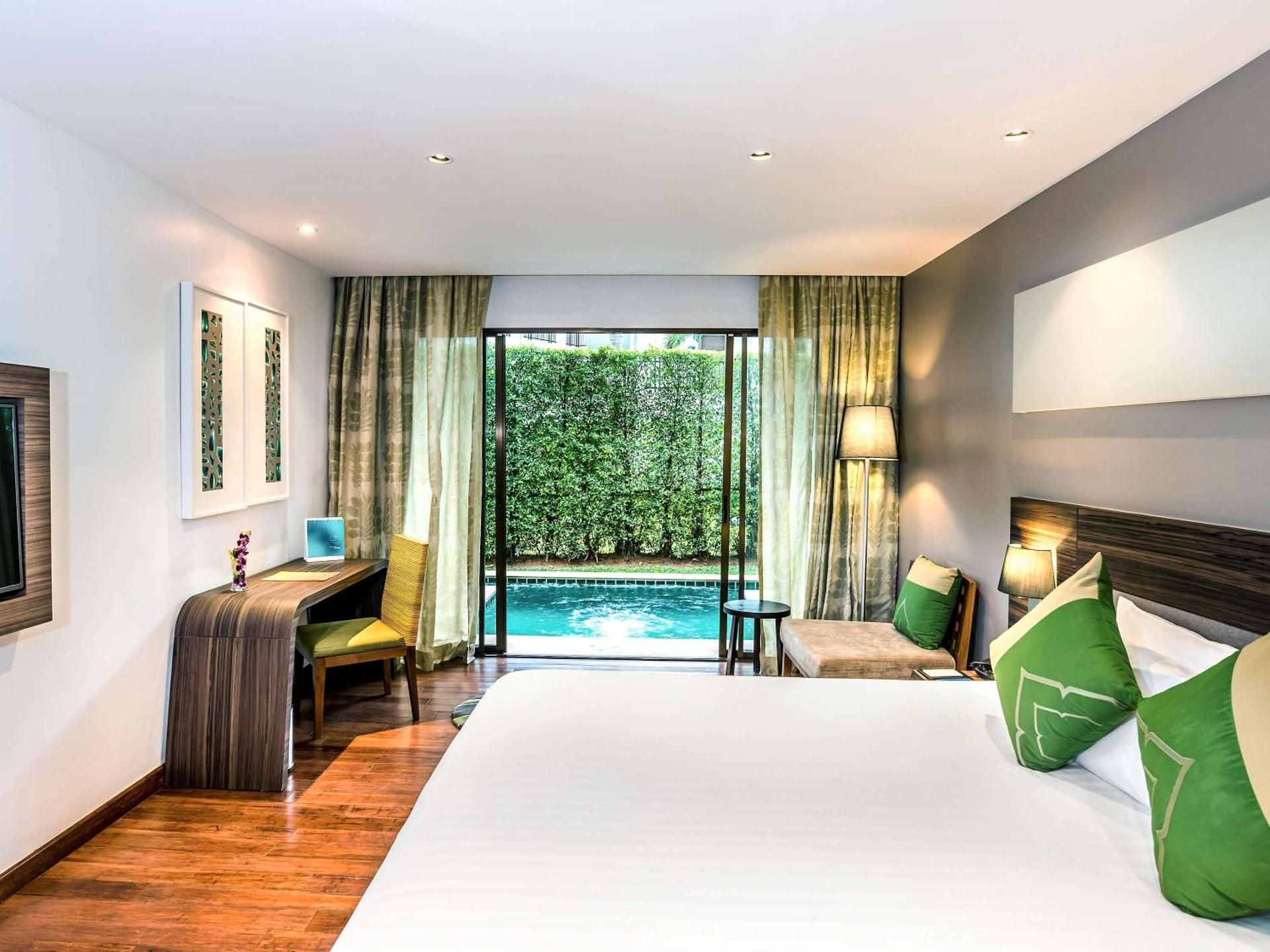 1 King Standard Plunge Pool Central Building