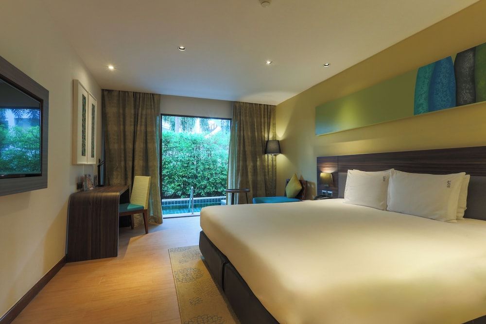 Standard Room, 1 King Bed (Plunge Pool Central Building)