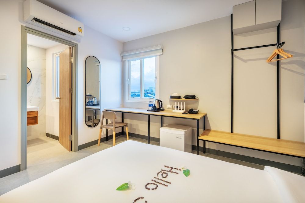 PLAAI Plus Hotel Bowin Twin Room 11