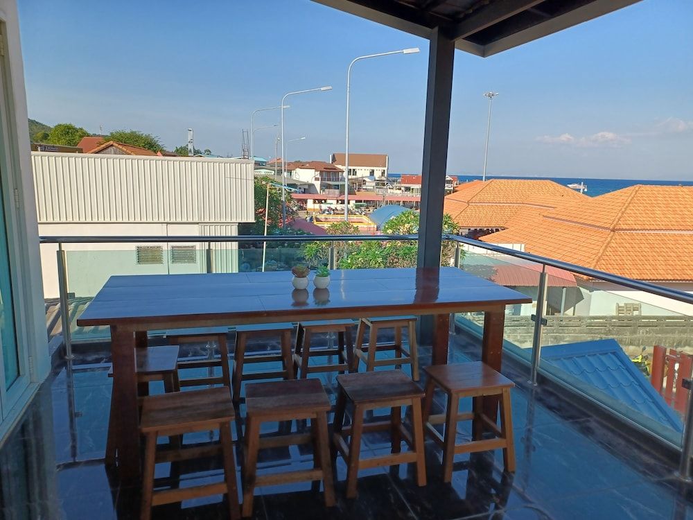 Habor House by Koh Larn Riviera House 10