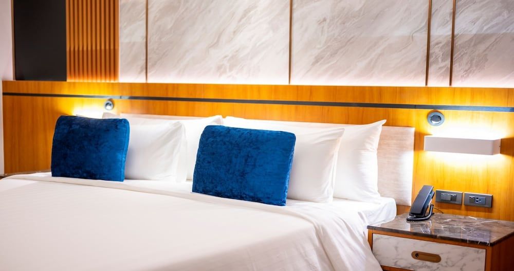 Superior Room, 1 King Bed