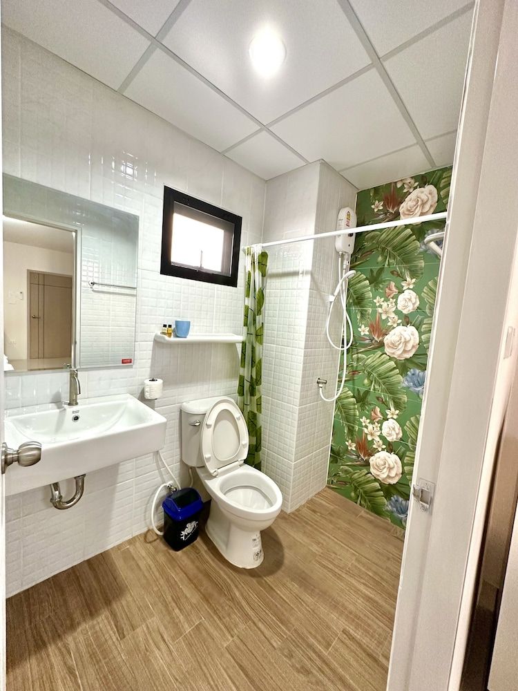 Smith's Place Basic Apartment, 1 Queen Bed 7