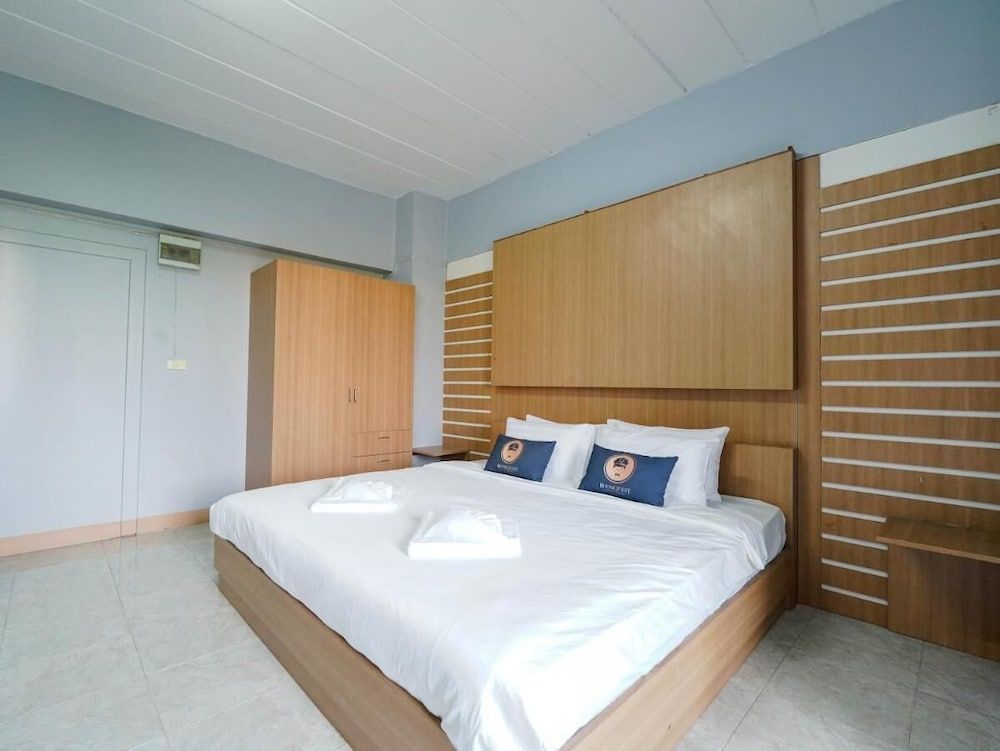 RoomQuest SPS Hotel and Residence