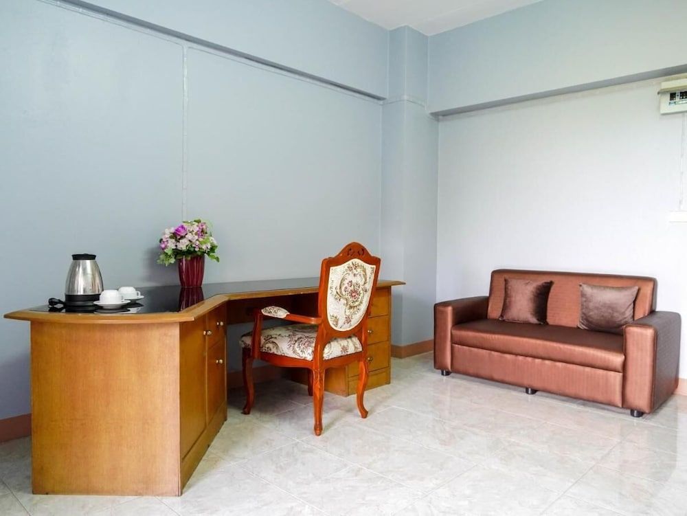 RoomQuest SPS Hotel and Residence Suite, 1 Double Bed 8