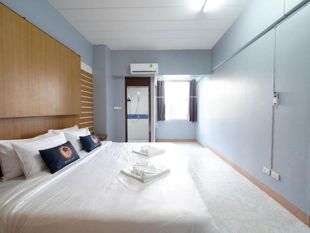 RoomQuest SPS Hotel and Residence Suite, 1 Double Bed 2