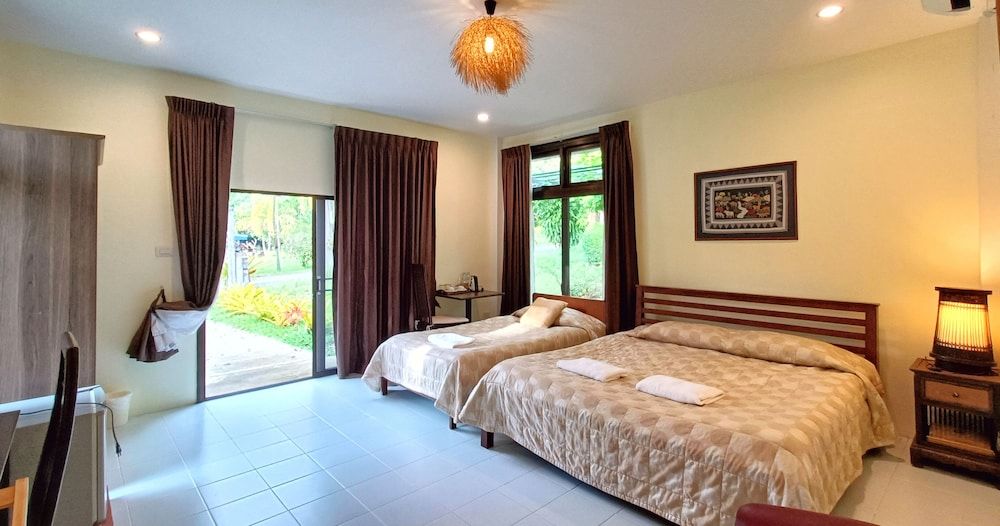 Kong Garden Resort Triple Room 8