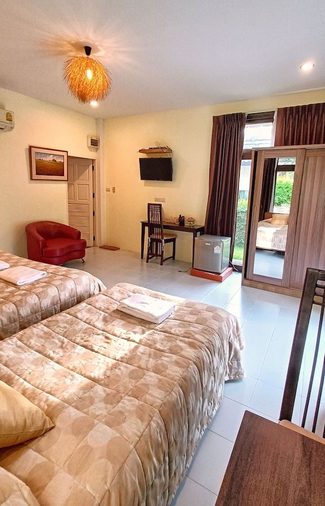 Kong Garden Resort Triple Room 6