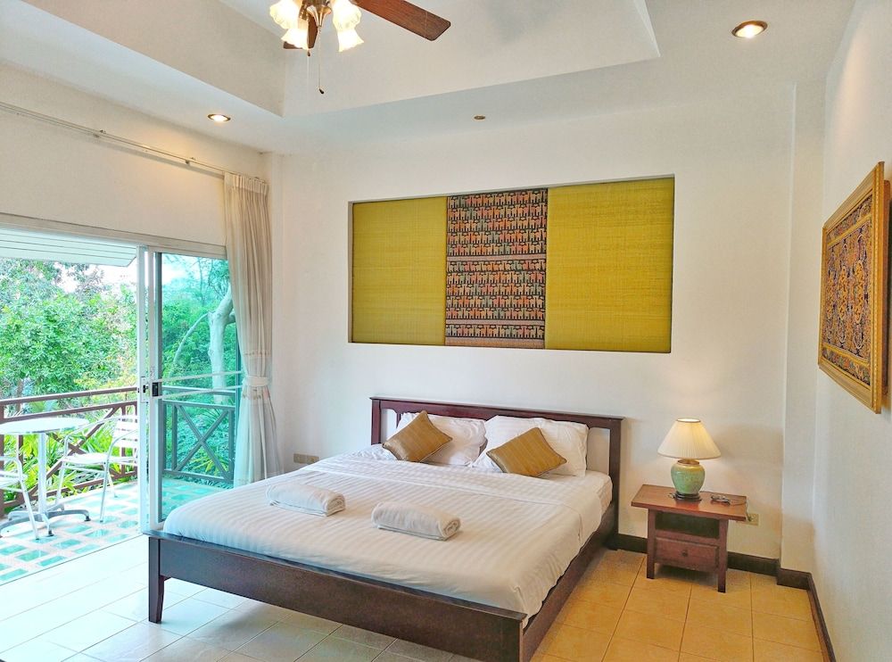 Kong Garden Resort Deluxe Double or Twin Room 2
