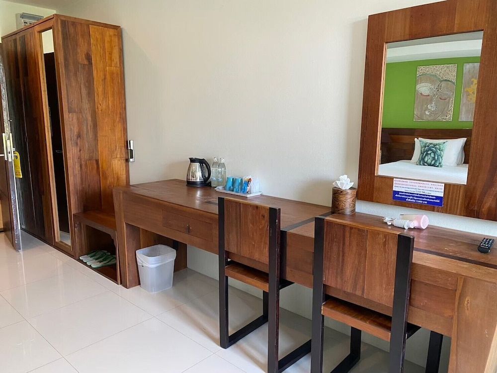 The cheetar Hotel Deluxe Twin Room 14