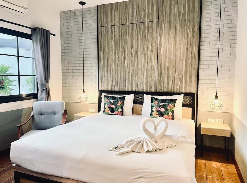 PP Grand Kamala Hotel Standard Double Room 2