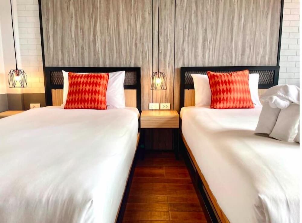 PP Grand Kamala Hotel Standard Twin Room 2