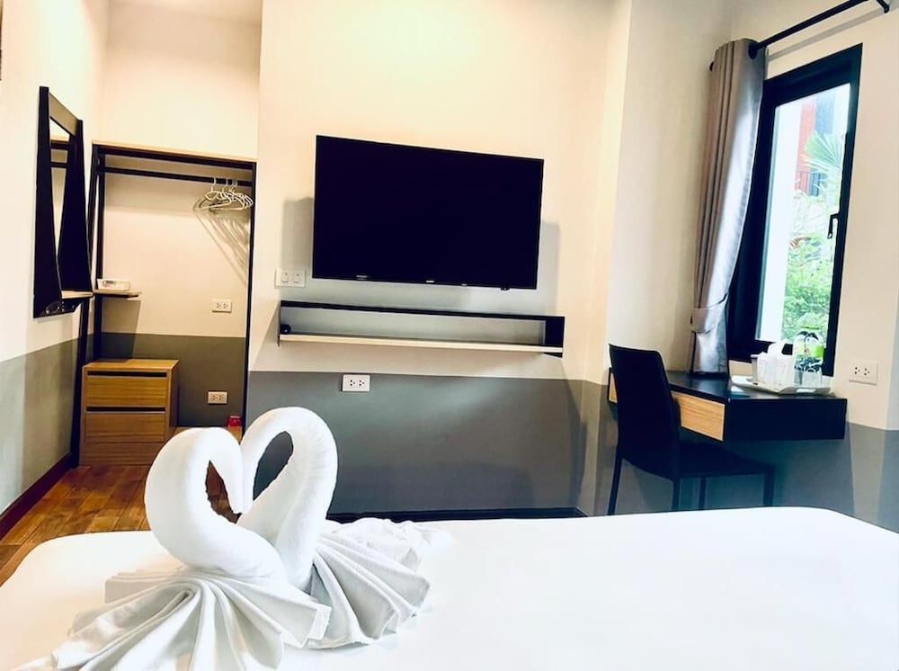 PP Grand Kamala Hotel Standard Double Room 5