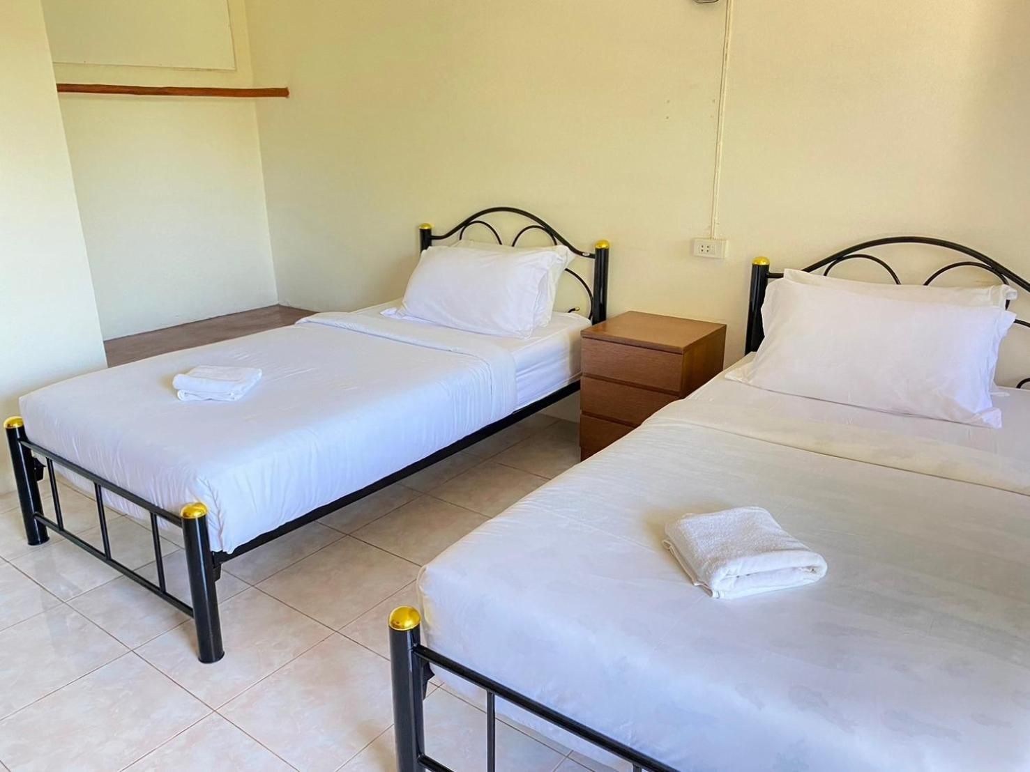 Phuphamok Valley Resort Standard Twin Room 2