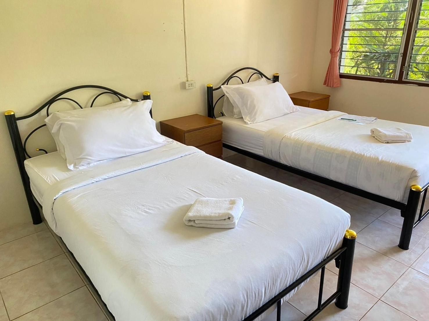 Phuphamok Valley Resort Standard Twin Room