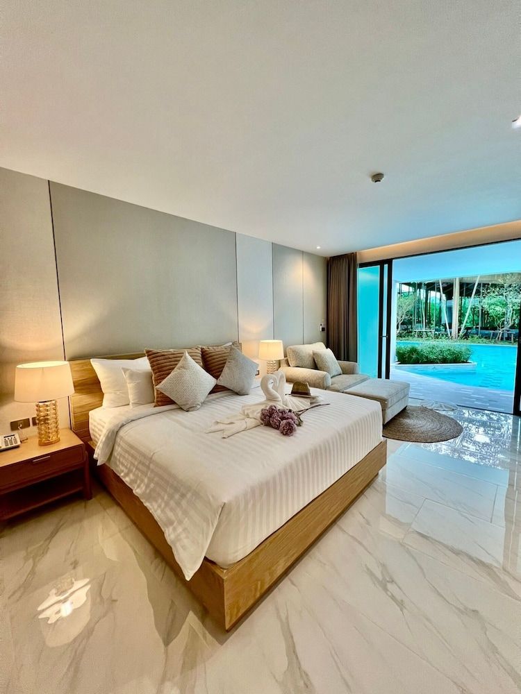 Luxtalay Khanom Hotel Pool Access Room 2