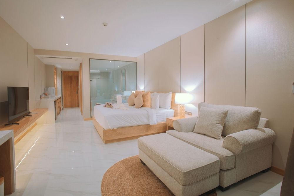 Luxtalay Khanom Hotel Pool Access Room 6