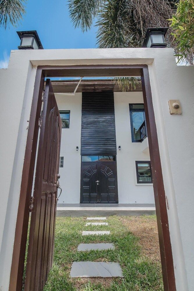 Eden Pool Villa in Rawai