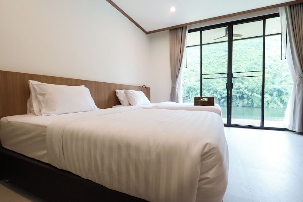 Tiger House River Kwai Deluxe Twin Room 11