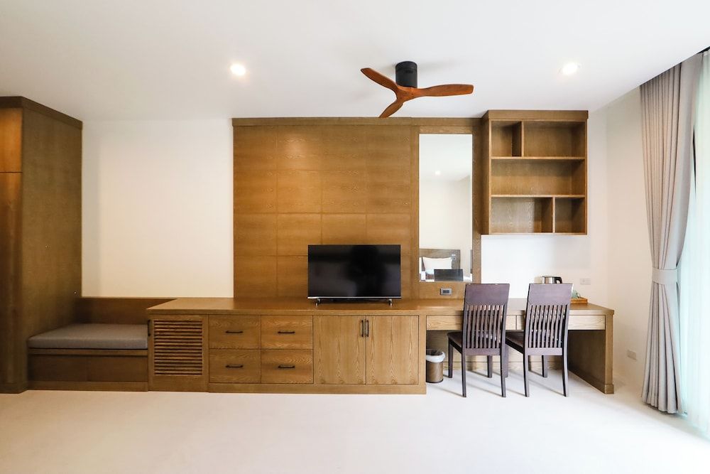 Tiger House River Kwai Deluxe Quadruple Room 13