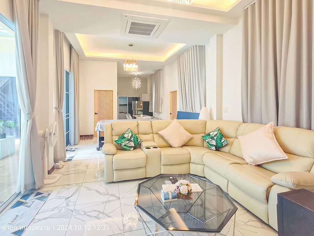 189Premier Villa Lamphun Family Villa, Pool View 11