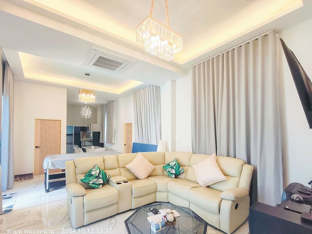 189Premier Villa Lamphun Family Villa, Pool View 12