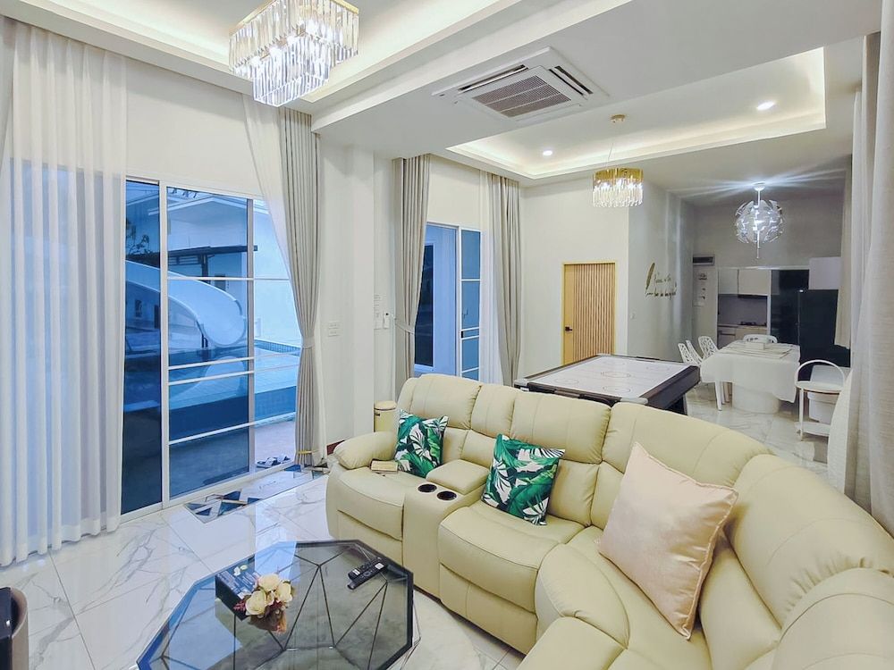 189Premier Villa Lamphun Family Villa, Pool View 9