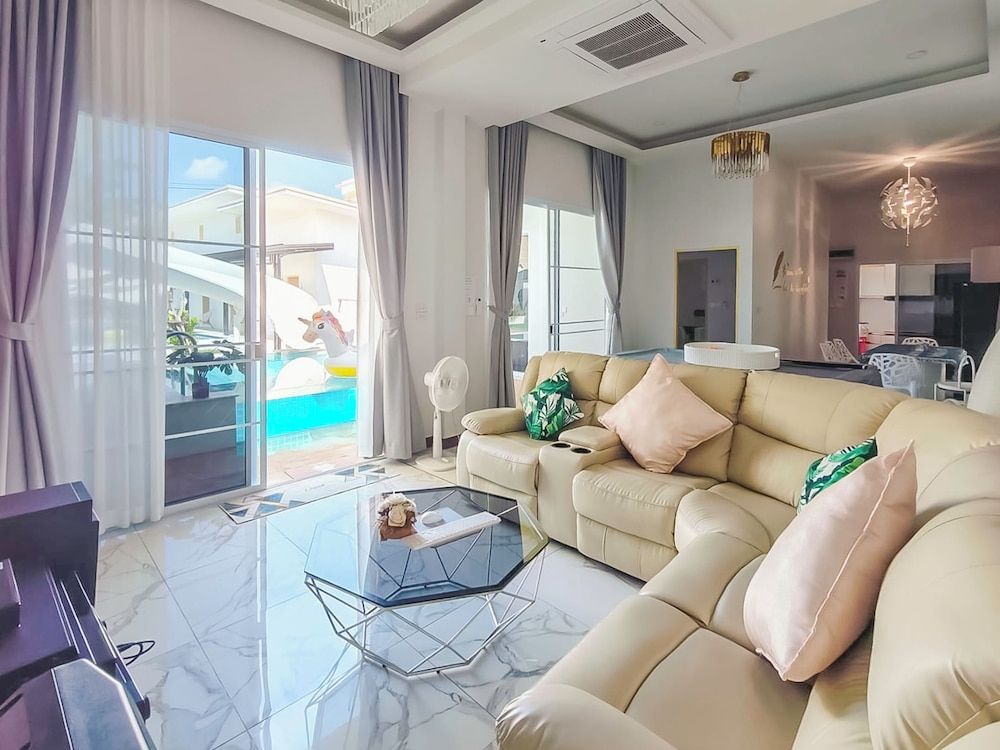 189Premier Villa Lamphun Family Villa, Pool View 13