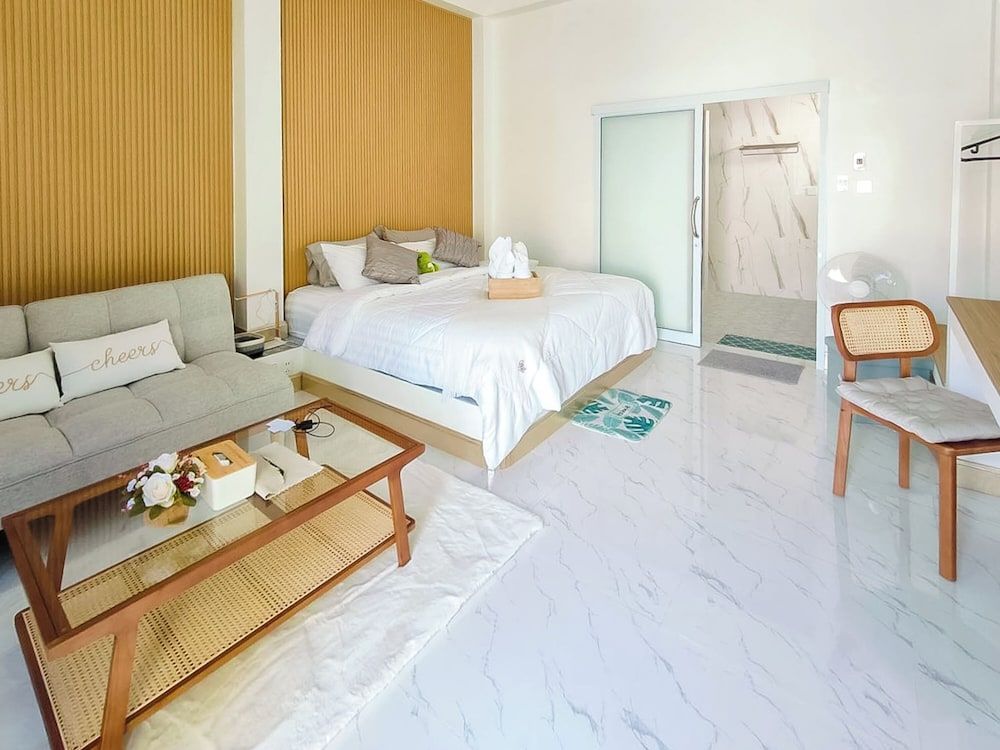 189Premier Villa Lamphun Junior Suite, Pool View 4