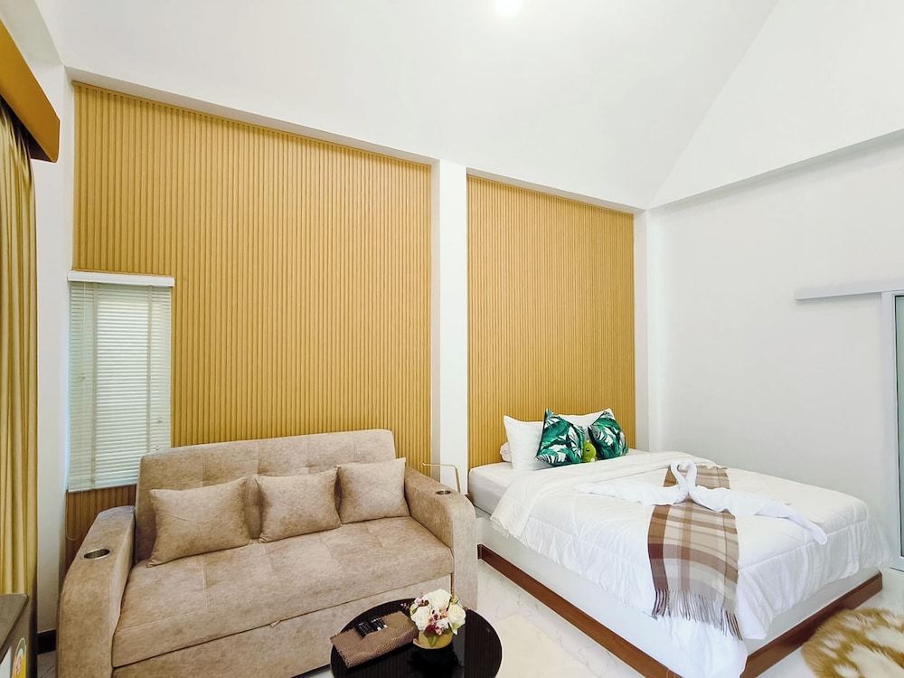 189Premier Villa Lamphun Junior Suite, Pool View 2