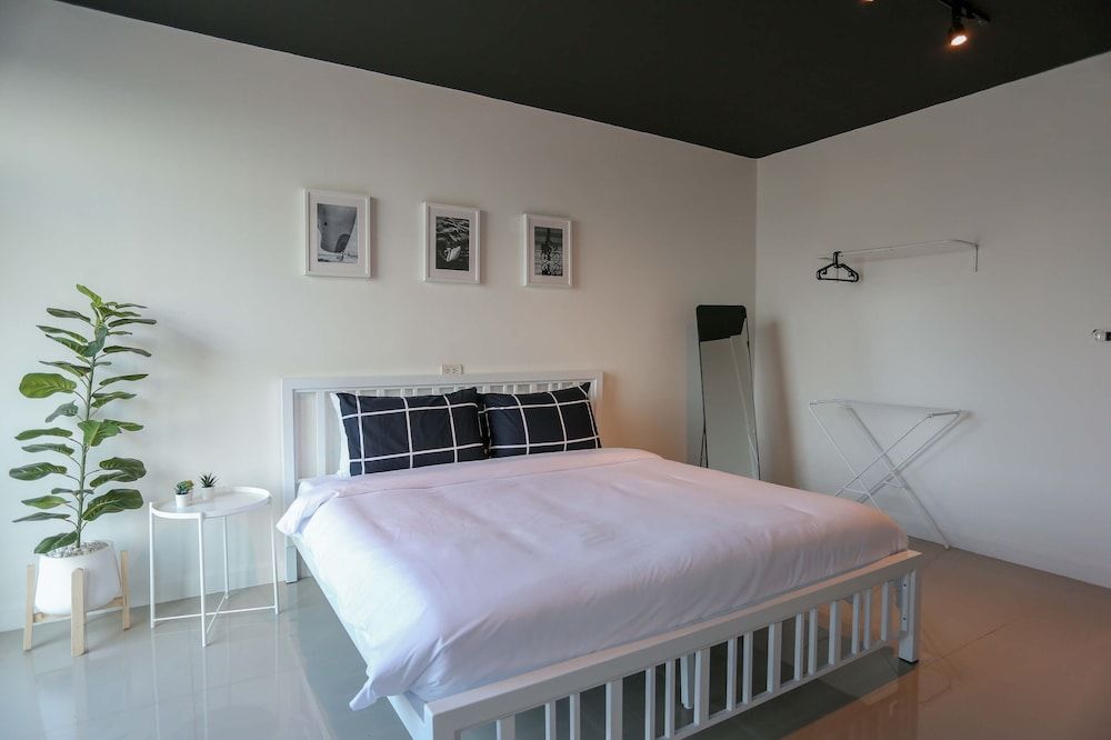 Black Turtle Double Room 4