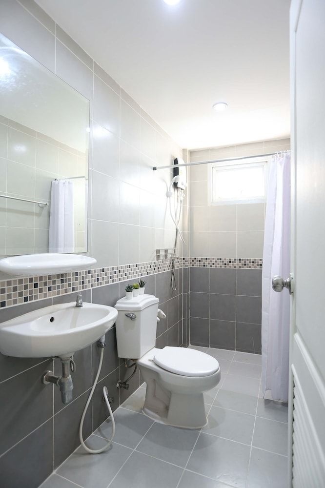 Black Turtle Family Double Room, City View 4