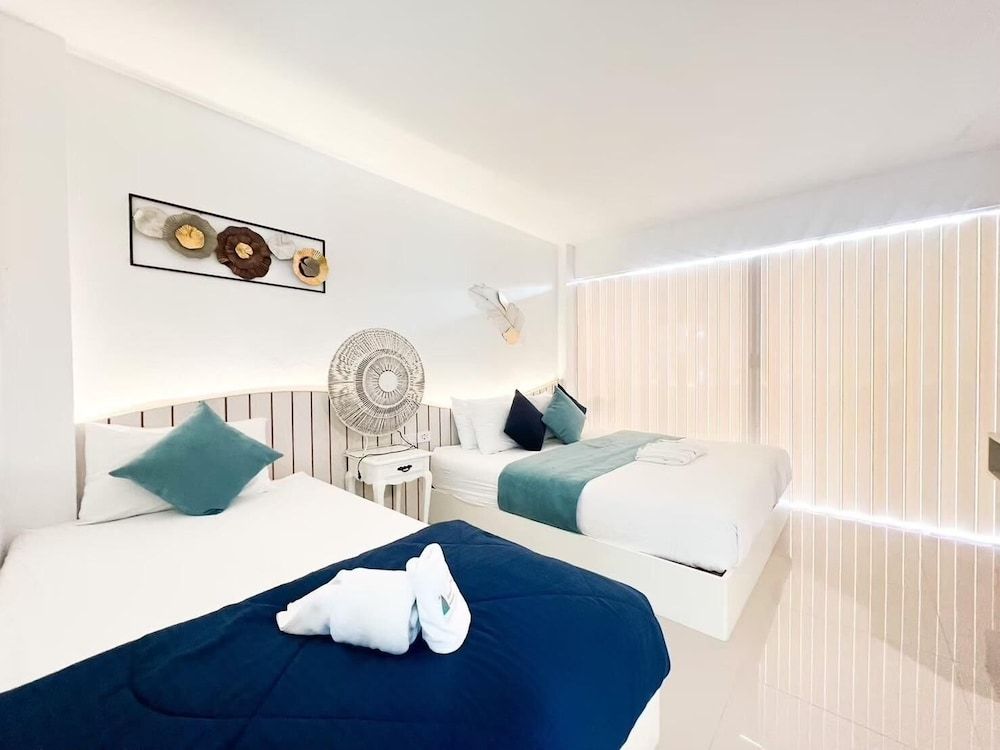 Baan Sailboat Beach Kohlarn Deluxe Double Room 2