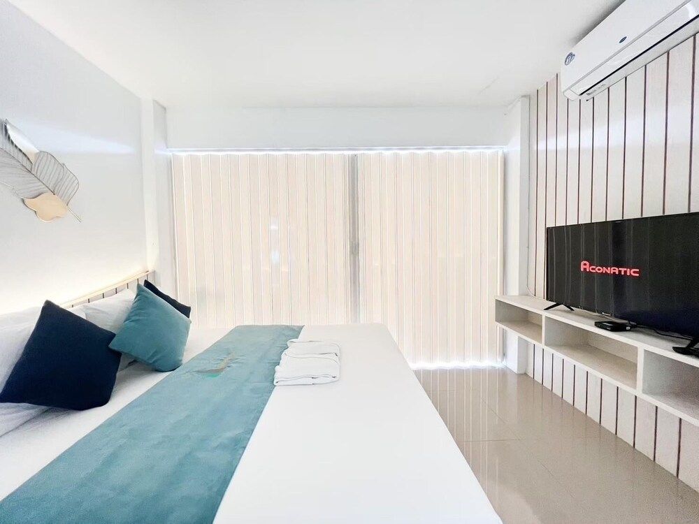 Baan Sailboat Beach Kohlarn Deluxe Double Room