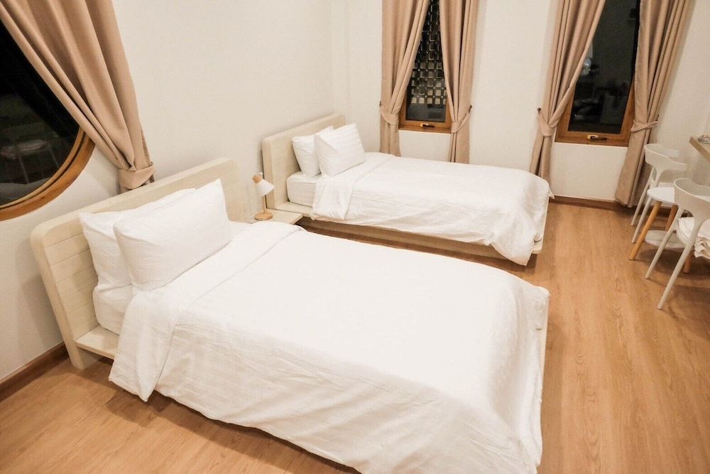 Wantanee Ville Standard Twin Room, Hill View 3