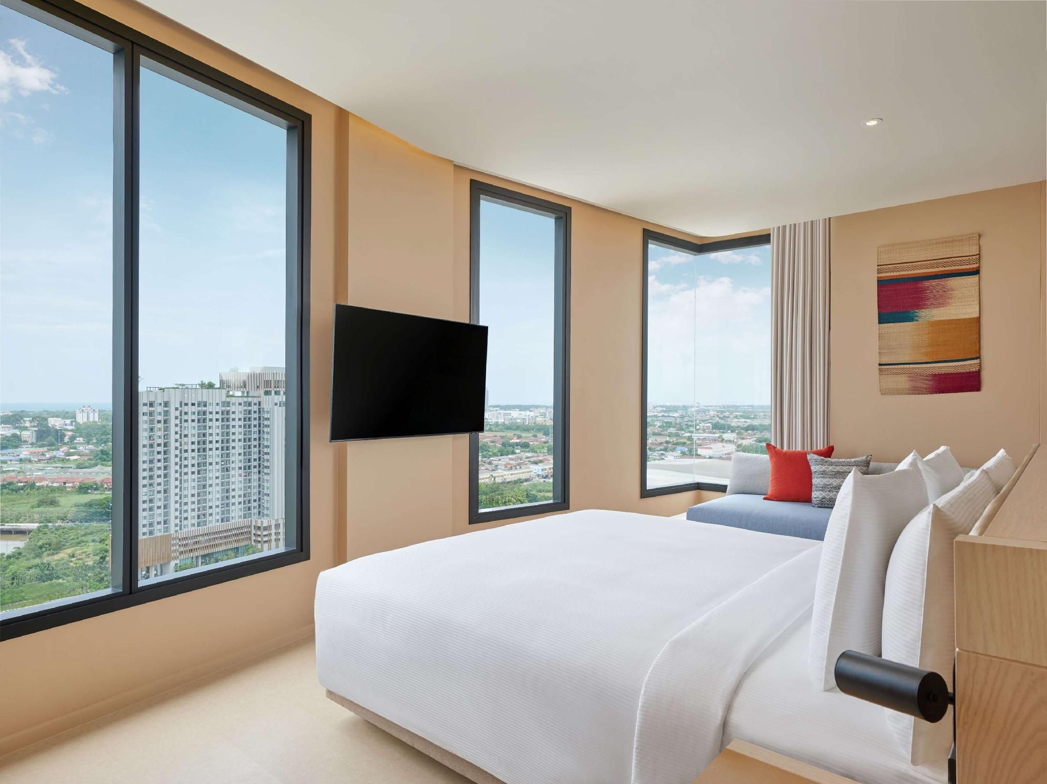 King Corner Room