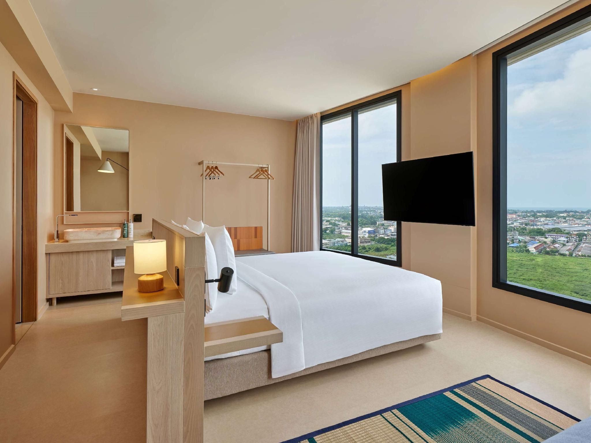 King Corner Room
