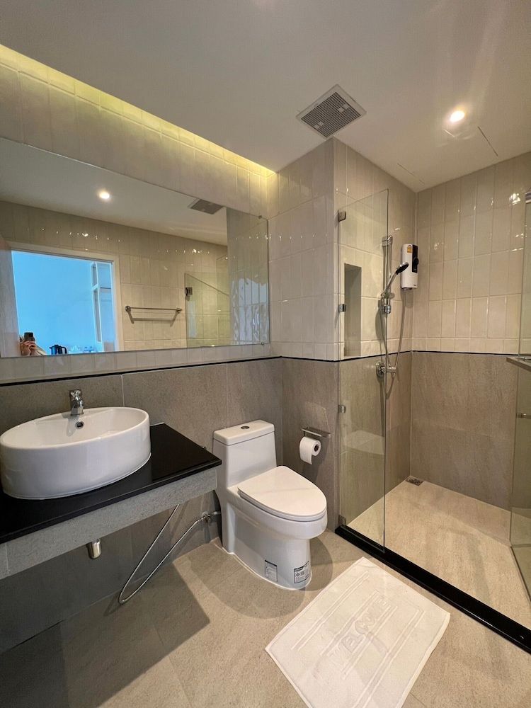 The Way Hotel Banpong Deluxe Twin Room 5