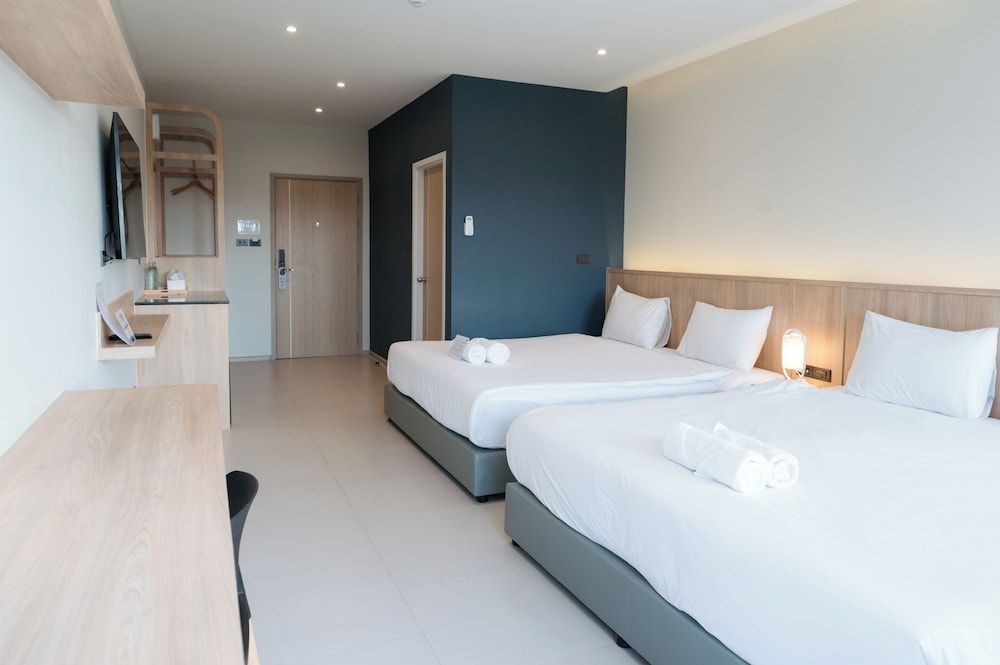 The Way Hotel Banpong Family Quadruple Room 2