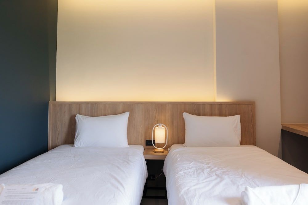 The Way Hotel Banpong Deluxe Twin Room 3