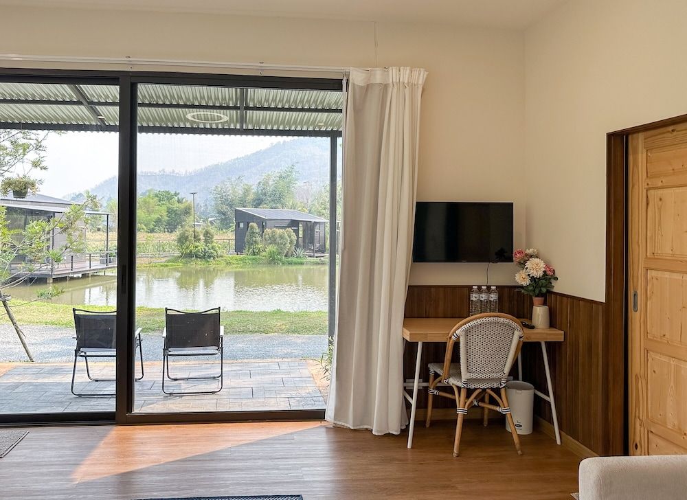 Na Muen See Superior Double Room 5