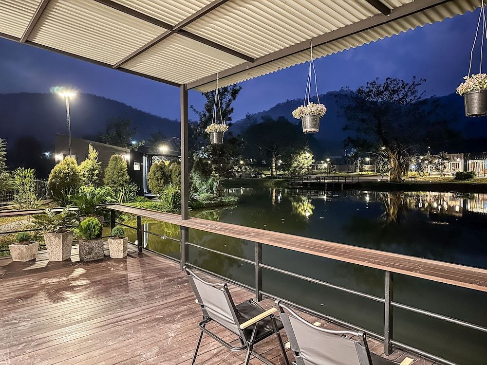 Na Muen See Standard Double Room 3