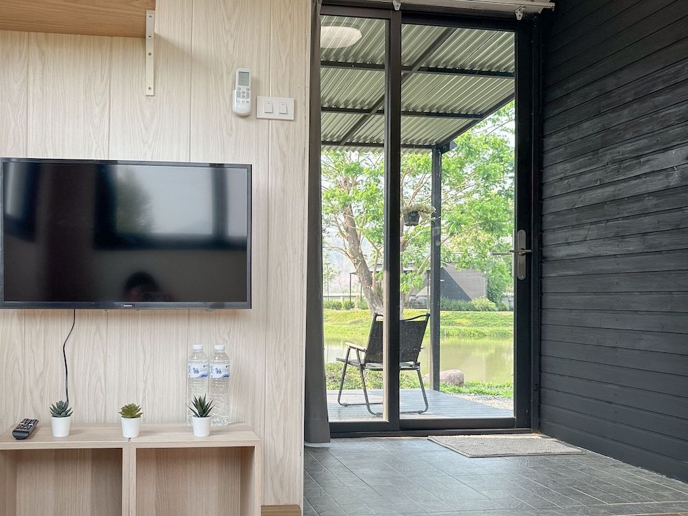 Na Muen See Deluxe Double Room 8